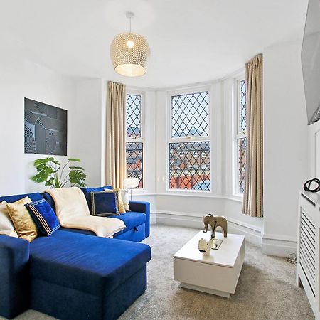Home In Woodhouse, Leeds,Free 4 Car Parking,Free Wifi Лидс Экстерьер фото